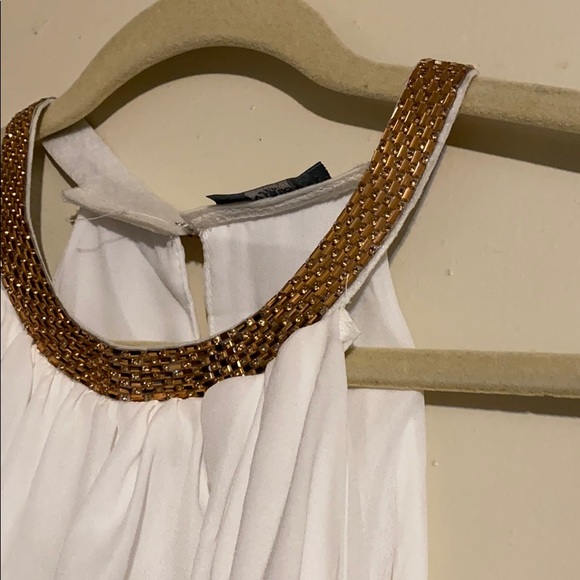 Beautiful top - Picture 2 of 4